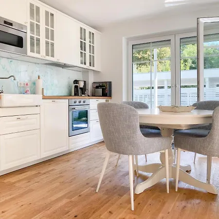 Exklusive Neubauwohnung Mit Grosszugiger Sonnenterrasse Und 2 Separaten Schlafzimmern, Bad Und Gaste Wc * Timmendorfer Strand
