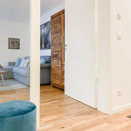 Exklusive Neubauwohnung Mit Grosszugiger Sonnenterrasse Und 2 Separaten Schlafzimmern, Bad Und Gaste Wc Apartment *
